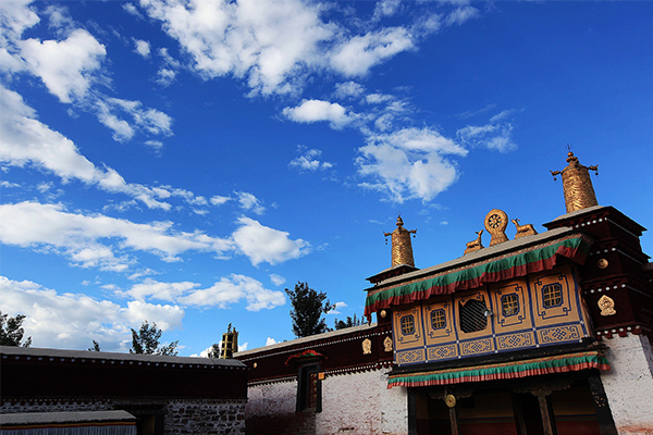 山南-桑耶寺-桑耶沙丘-雍布拉康(远观)-昌珠寺1日游